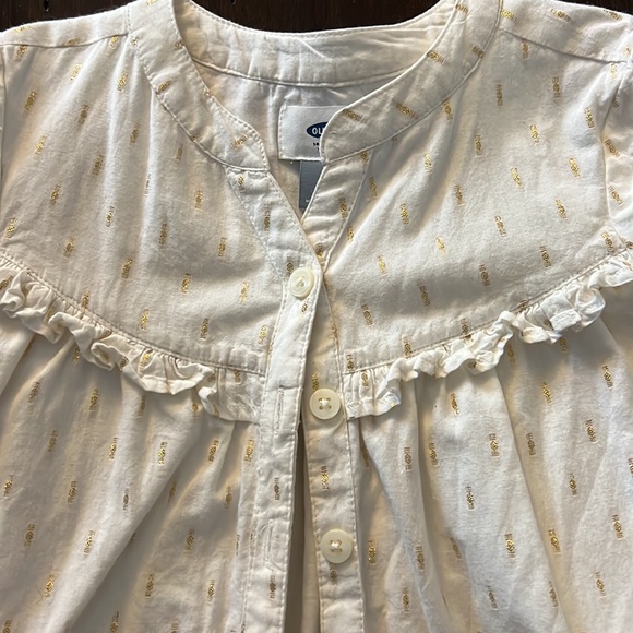 Bundle of 4 girls tops, like new condition 4T/5T plus 3 bonus. - Picture 14 of 17